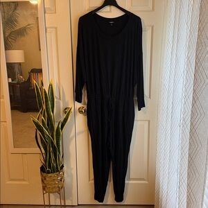 Express Black Women's Long Sleeve Jumpsuit size XL